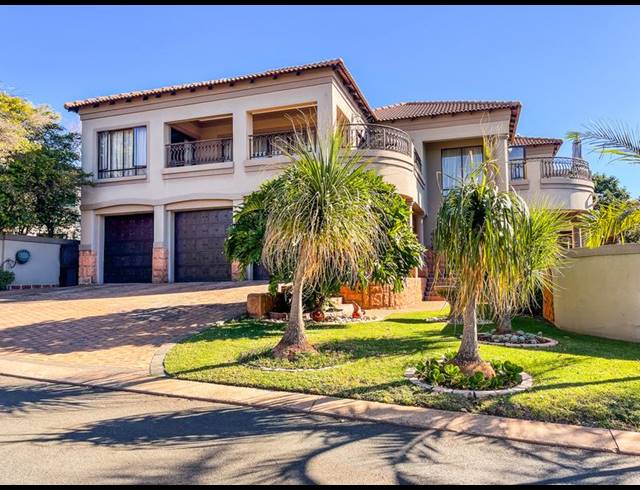 5 BEDROOM HOUSE FOR SALE IN MIDSTREAM ESTATE